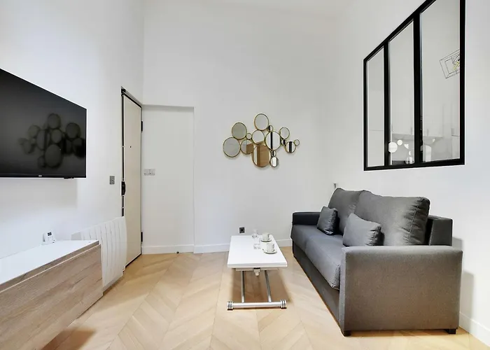 Elegant Flat Near Champs-elysees Apartment