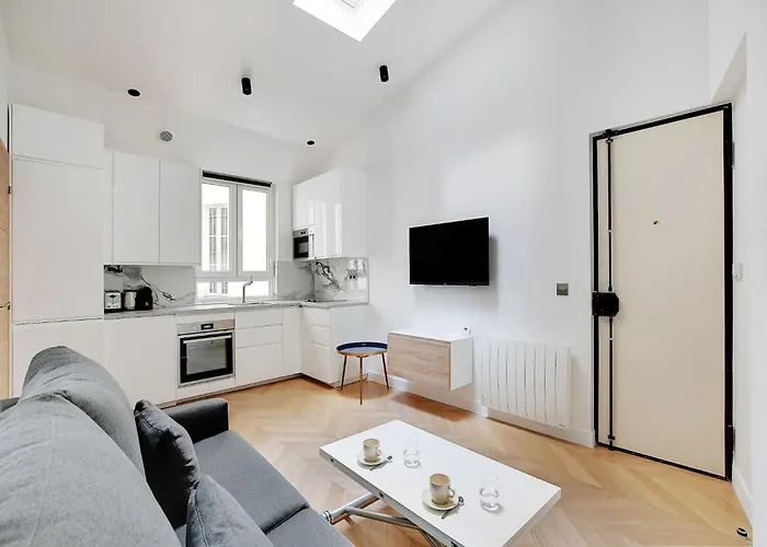 Elegant Flat Near Champs-elysees Paris