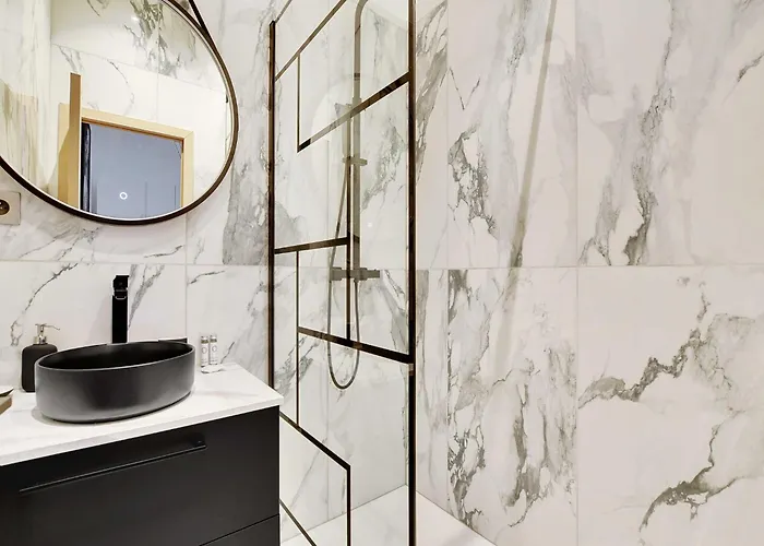 Elegant Flat Near Champs-elysees Apartment Paris