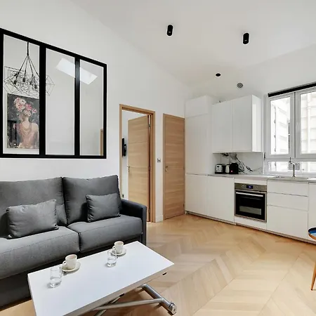 Elegant Flat Near Champs-elysees