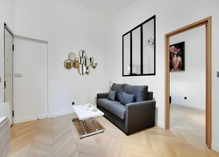 Elegant Flat Near Champs-elysees * Paris